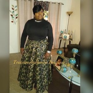 5🌟Restocked. 💕 Camo High waisted Maxi Skirt